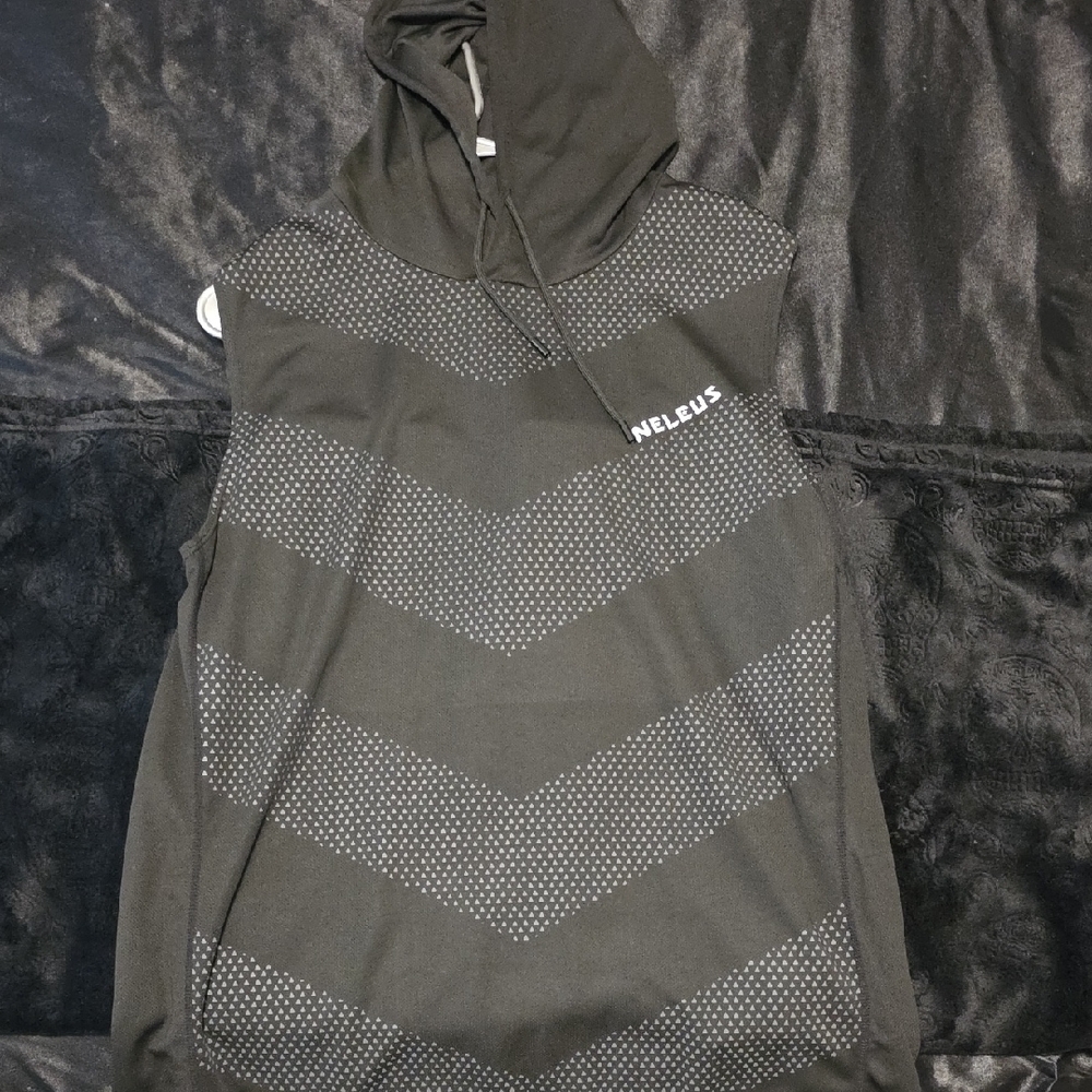 Neleus Sleeveless Hooded Workout Top - Black with Reflective Dots